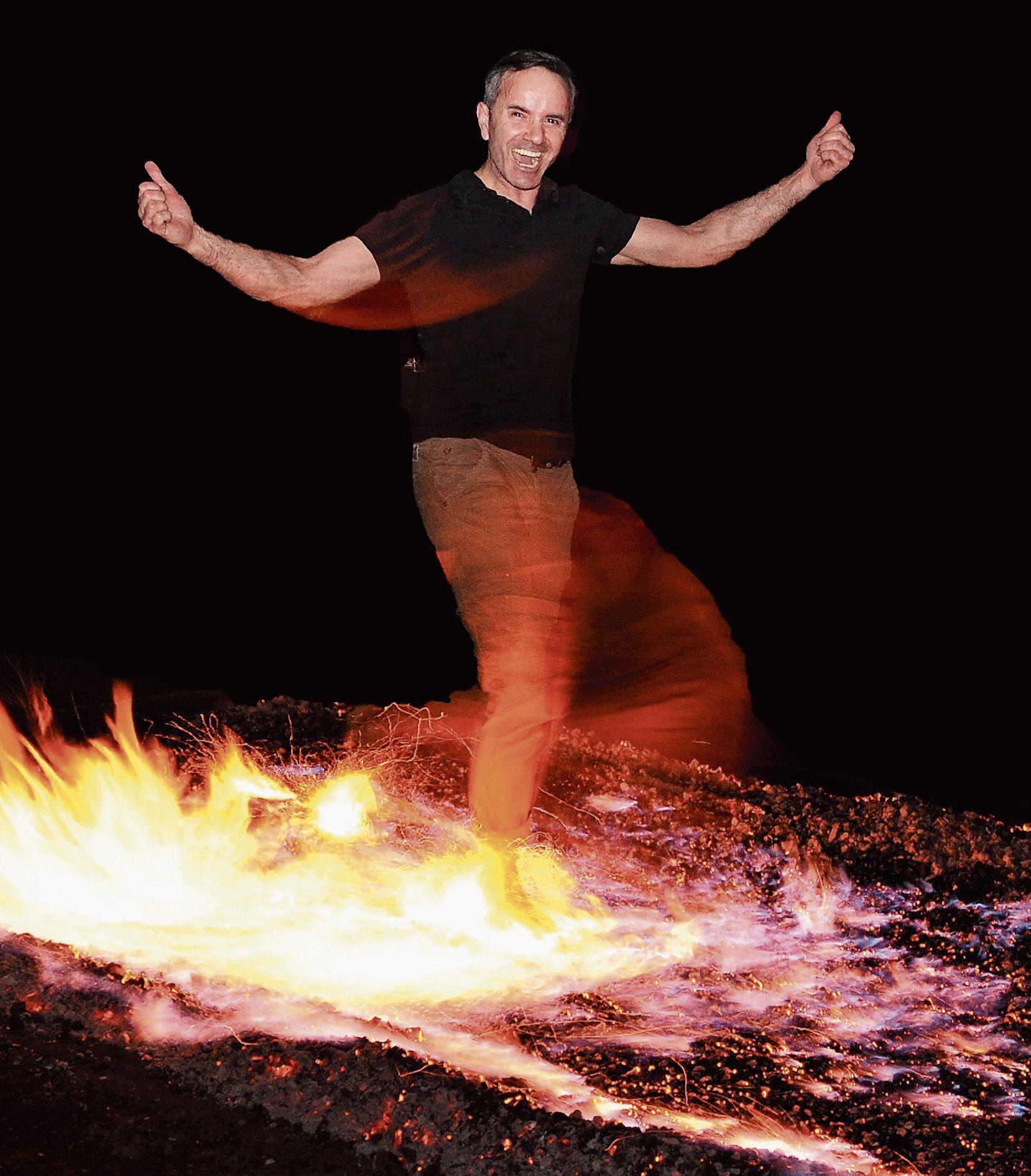 Sie Hat Feuer In Ihren Augen Als Sie Sich Poliert Sie Hat Feuer In Ihren Augen Als Sie Sich Poliert